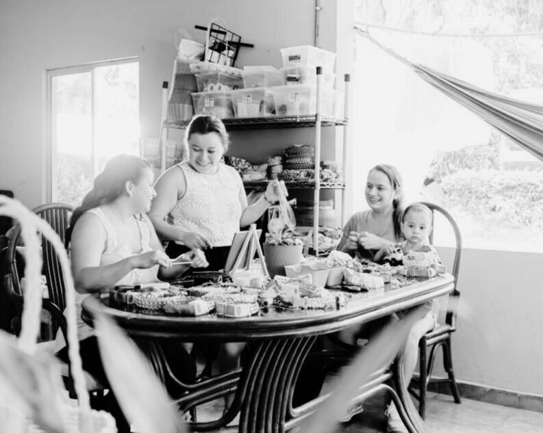 Working women in El Salvador